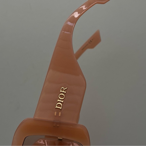 Authentic Christian Dior So Light 2 Sunglasses - Picture 3 of 5